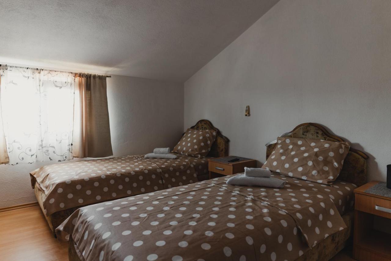 Apartments Djukic 蒂瓦特 外观 照片